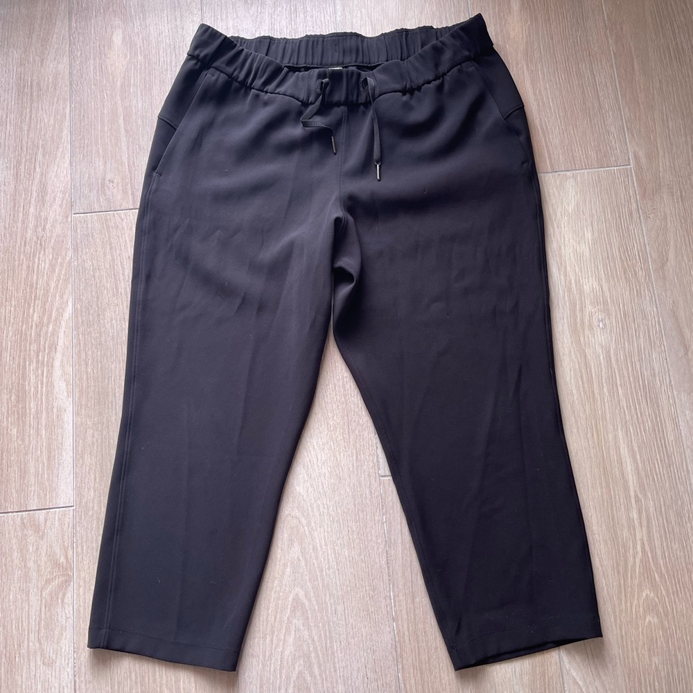 Lululemon black cropped pants - Picture 2 of 6